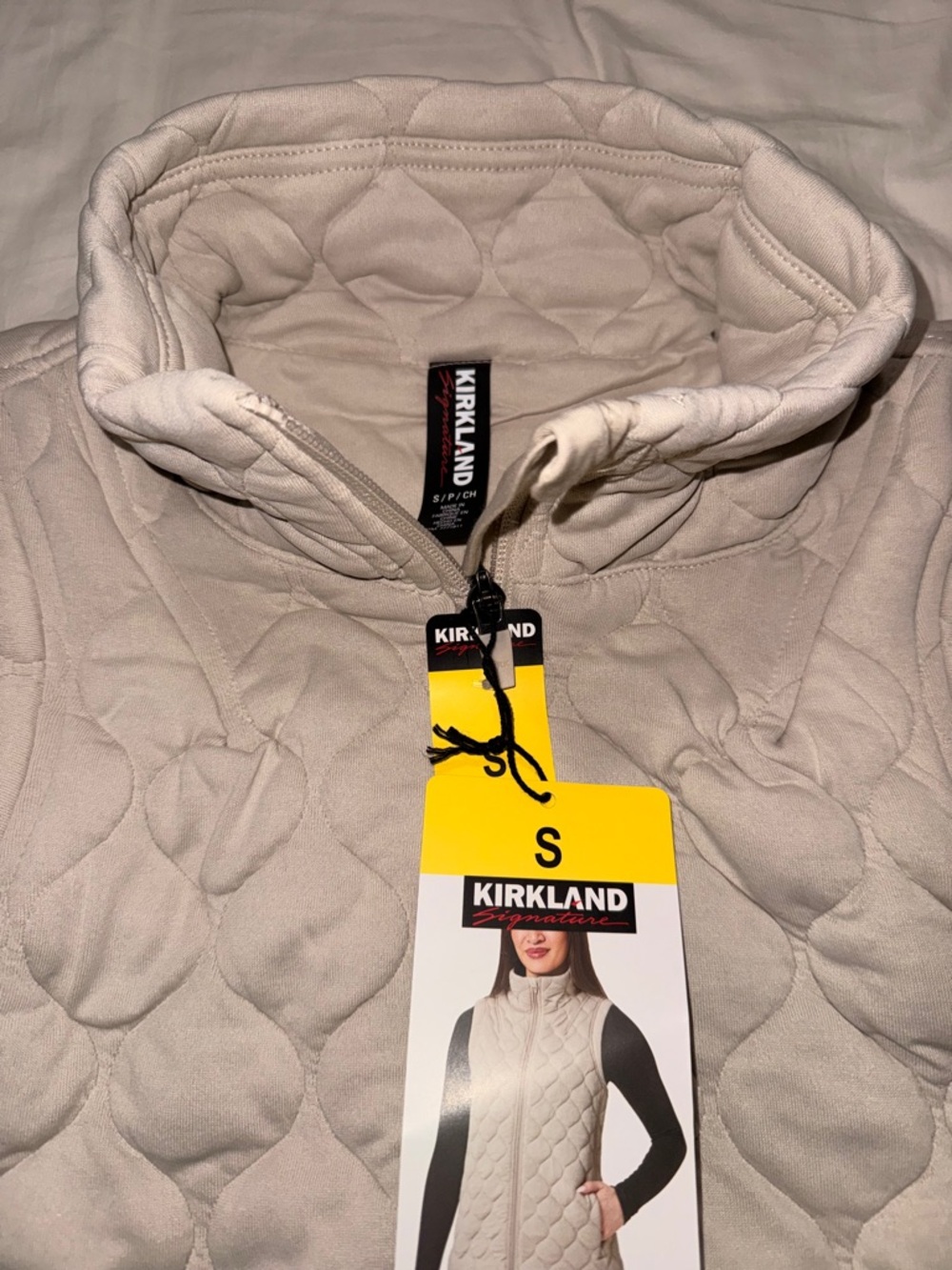 Kirkland Signature Quilted Vest in Light Taupe S Women Warm Stylish Comfort NWT - Picture 3 of 4